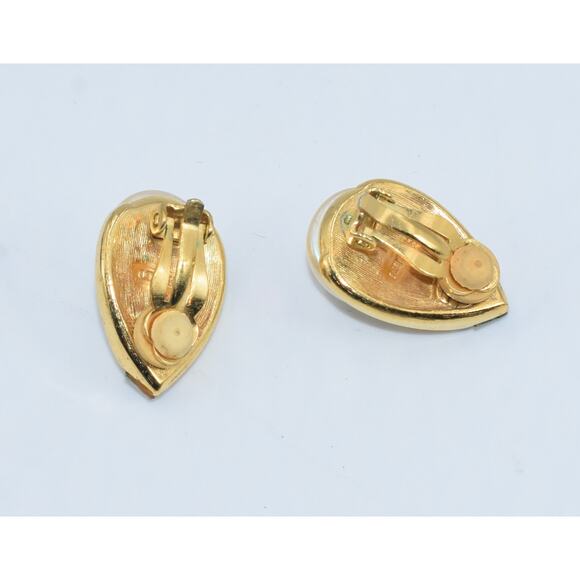 Richelieu Gold Faux Pearl Rhinestone Clip On Earrings Signed - Picture 4 of 4